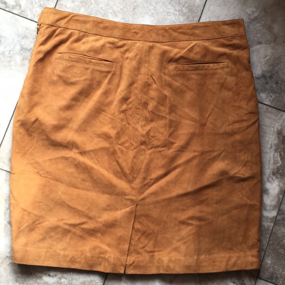 TOMMY HILFIGER REAL SUEDE SOFT LINED PENCIL TYPE SKIRT PREOWNED UNWORN SIZE 14 - Picture 3 of 5